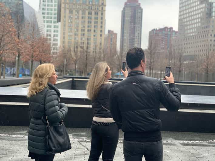 New York City: 9/11 Memorial - Ground Zero Walking Tour | GetYourGuide