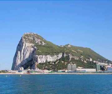 Gibraltar: Guided Tour by Bus Including Tickets