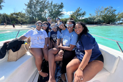 Nassau Booze and Cruise Harbour Tour