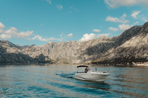 Kotor: Bay of Kotor en Blue Cave Speedboat Tour