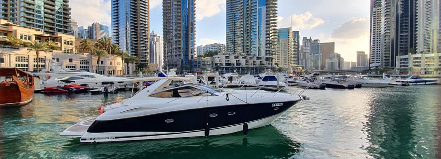 everest yacht dubai