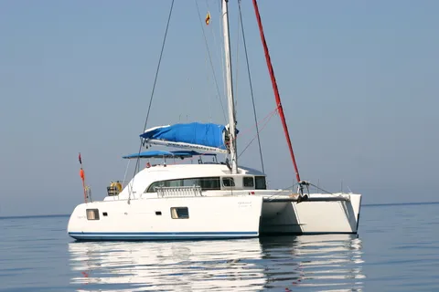 Costa Tropical: Passeio de catamarã de luxo com almoço