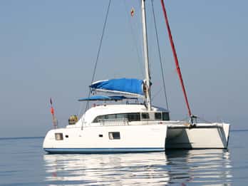 Costa Tropical: Passeio de catamarã de luxo com almoço