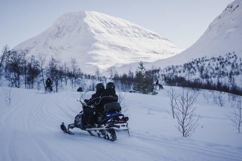 Z Tromsø: Jazda na skuterach śnieżnych w Camp Tamok i wizyta w Snowparku