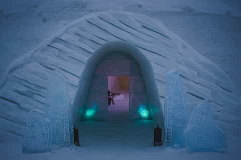 Tromsø: Ice Domes Guided Tour and Reindeer Visit