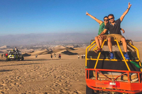 Ica : Planche à sable et buggy dans l&#039;oasis de Huacachina