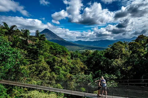 Tour dei Ponti Pensili di Arenal, con guida e trasporto