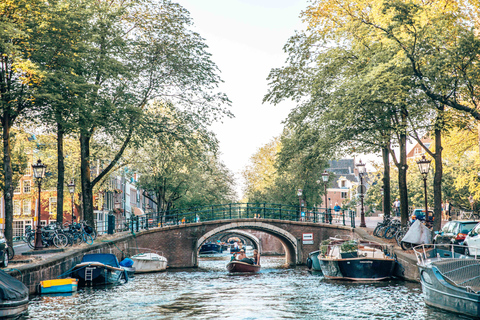 Amsterdam: Romantic Private Canal Tour and Prosecco &amp; SnacksRomantic Private 45-minute Canal Tour