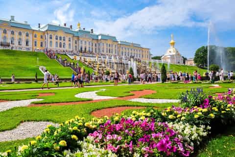 Peterhof Palace and Parks: Private Tour with Hotel Pickup