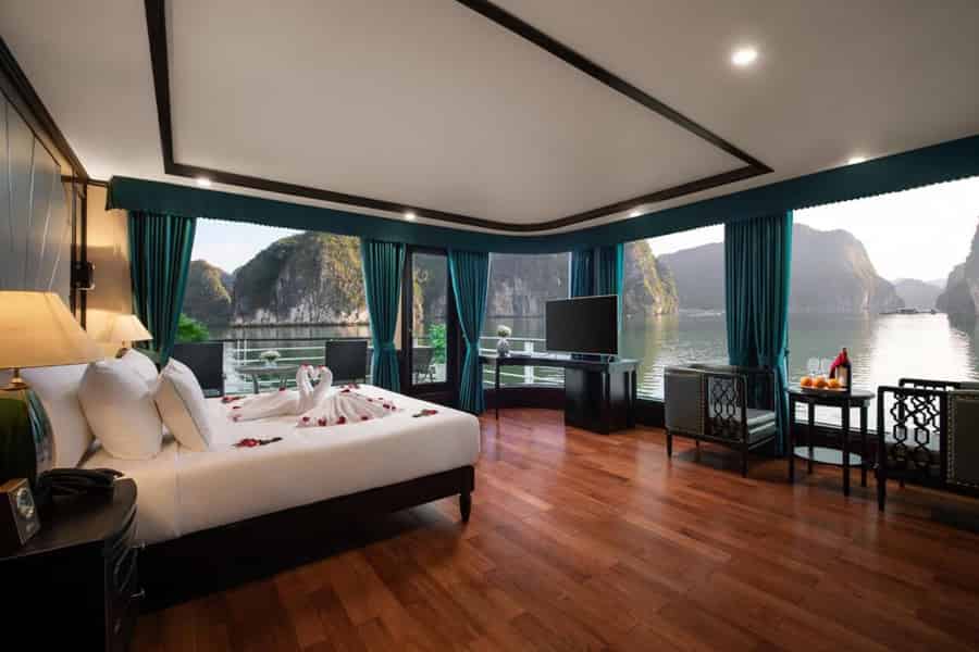 Hanoi: Luxuriöse 5-Sterne-Kreuzfahrt mit Balkon und Badewanne