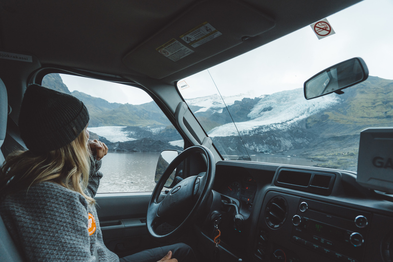 Vatnajökull : Petite randonnée à la rencontre des glaciers avec transfert en 4x4Vatnajökull : Courte marche à la rencontre des glaciers