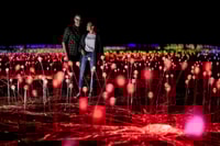 Uluru, Feld der leichten Sonnenaufgang Tour mit heißen Getränken - Housity