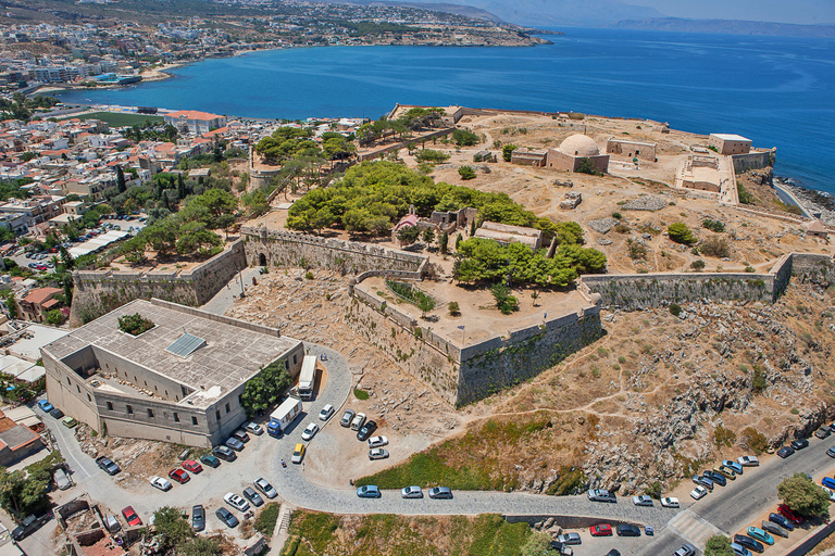 Heraklion: dagtocht Chania, het meer van Kournas en RethymnoOphalen van Agia Pelagia, Lygaria en Fodele