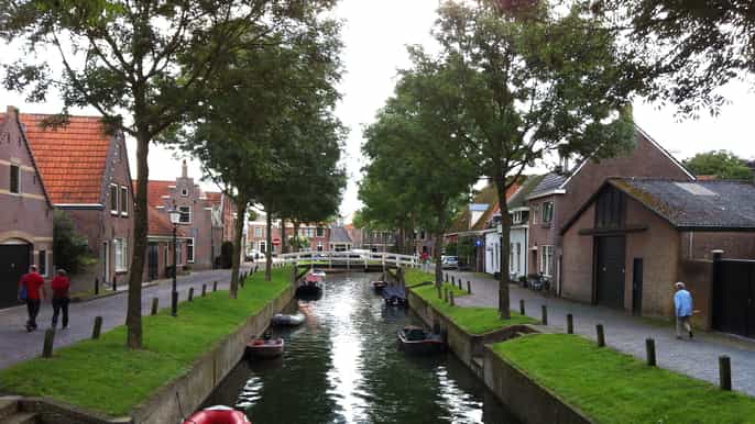 from amsterdam zaanse schans and giethoorn with boat ride
