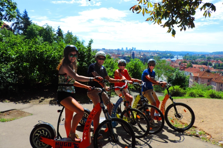 Prague: visite guidée du vélo électrique / scooter électriqueVisite privée guidée en direct de 180 minutes