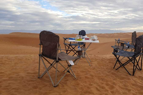 Desde Mascate: safari privado por el desierto con acampada durante la noche