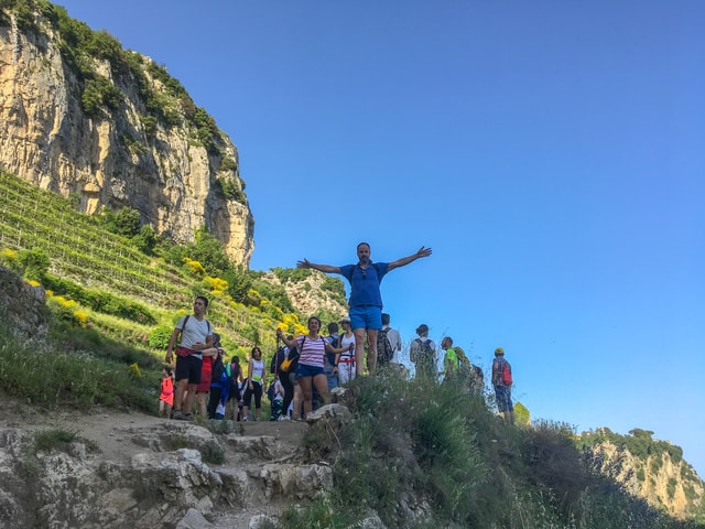 Amalfi: Walking tour between Furore vertical Vineyards