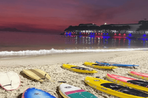 Copacabana: pagaiata di gruppo all&#039;alba con gli istruttori. Indimenticabile!