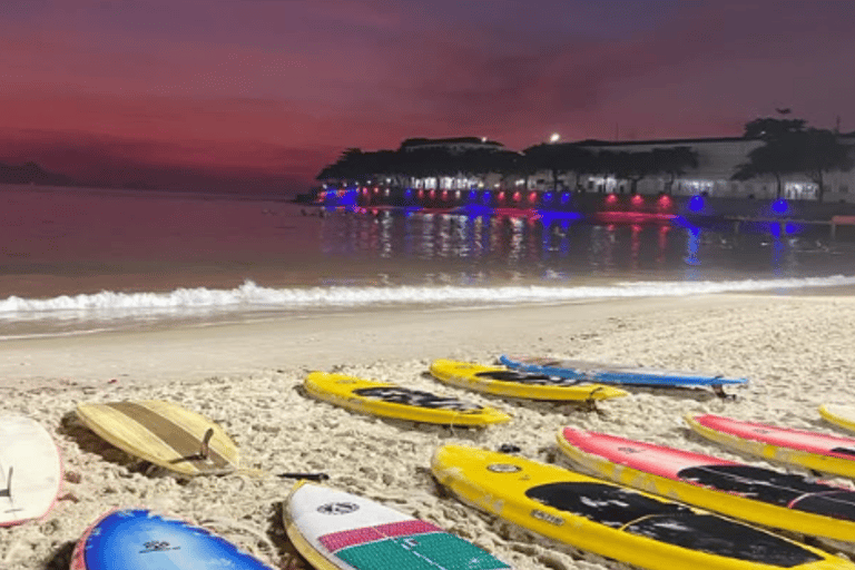 Copacabana: pagaiata di gruppo all&#039;alba con gli istruttori. Indimenticabile!