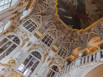 St. Petersburg: Geführter Ausflug zur Eremitage mit Mittagessen St. Petersburg: Geführter Ausflug zur Eremitage mit Mittagessen