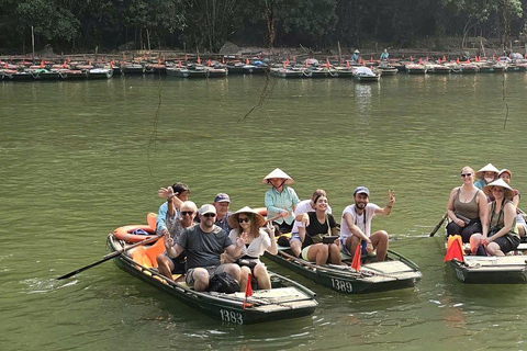 Depuis Hanoi : Ninh Binh - Trang An - Grottes de Mua - Déjeuner et busAu départ de Hanoi : Découvrez la beauté de Ninh Binh - Excursion d&#039;une journée