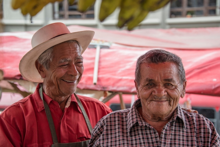 Von Medellín aus: Ganztägige Tour durch die Stadt Jardín und die Kaffeefarm