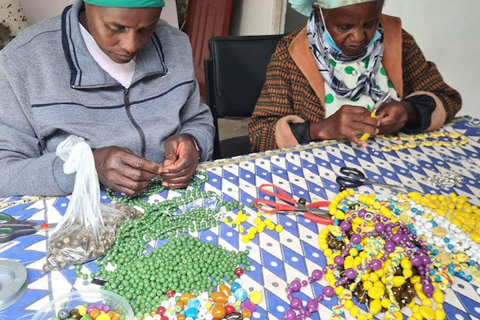 Visite de Karen Blixen, de la fabrique de perles et du centre des girafes