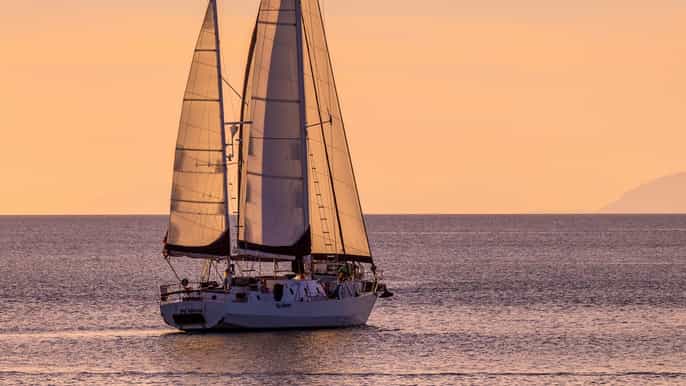 magnetic island fullday sailing cruise with lunch and tea