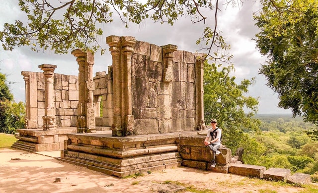 Van Negombo: Dambadeniya, Yapahuwa en Panduwasnuwara Tour