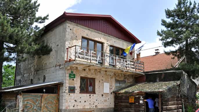 sarajevo eternal flame and sarajevo tunnel tour