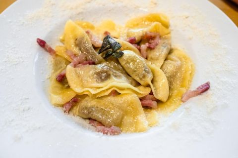 Bergamo: 3.5-Hour Traditional Food Tour