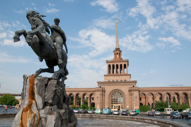 Yerevan: punti salienti della città, museo e fortezza di ErebuniYerevan: Punti salienti della città, museo e fortezza di Erebuni