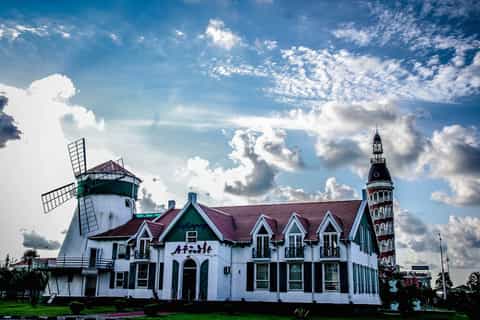 Kutaisi: Private Transfer to Batumi