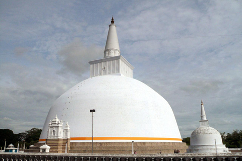 Sigiriya Dambulla Anuradhapura & Wilpattu safari 3-Day Tour Air Conditioned Van