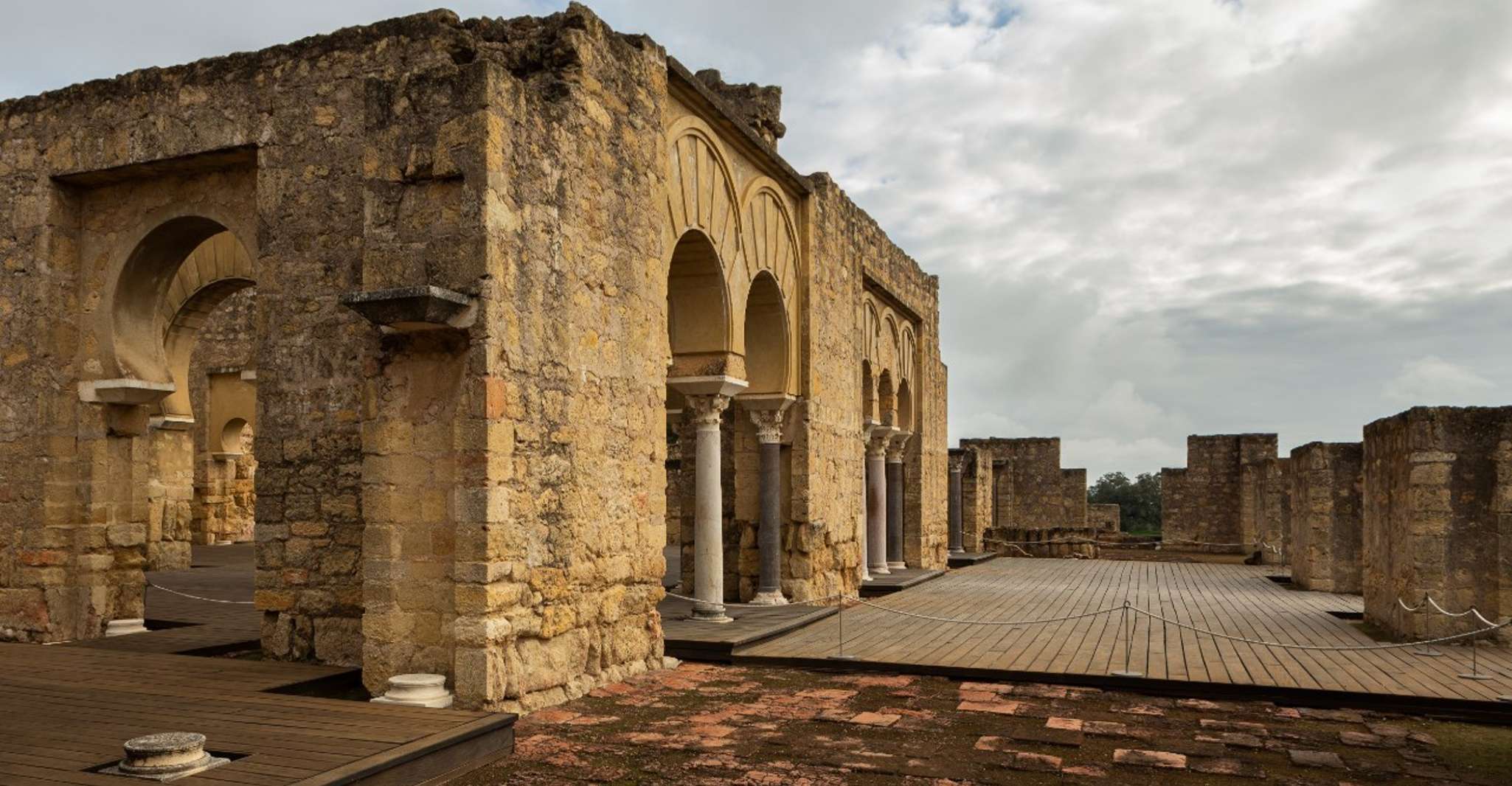 Córdoba, Medina Azahara Visita guiada de 3 horas - Hizvo