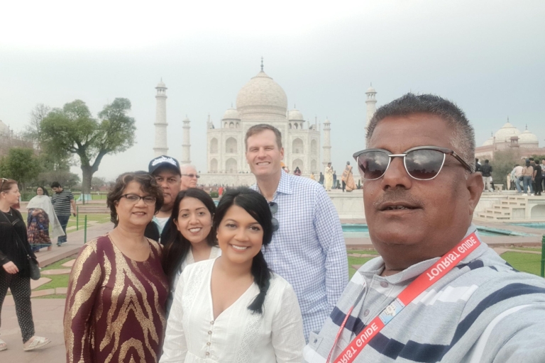 Z Delhi: prywatna wycieczka 4-dniowa po Złotym TrójkącieWycieczka z zakwaterowaniem w 4-gwiazdkowym hotelu