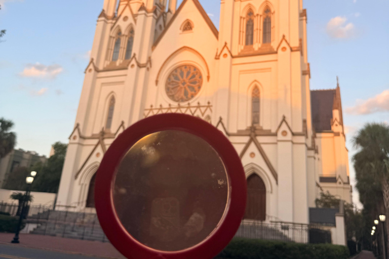 Savannah Sleuths: Hands‑On Kids Scavenger Hunt: Savannah, GA English