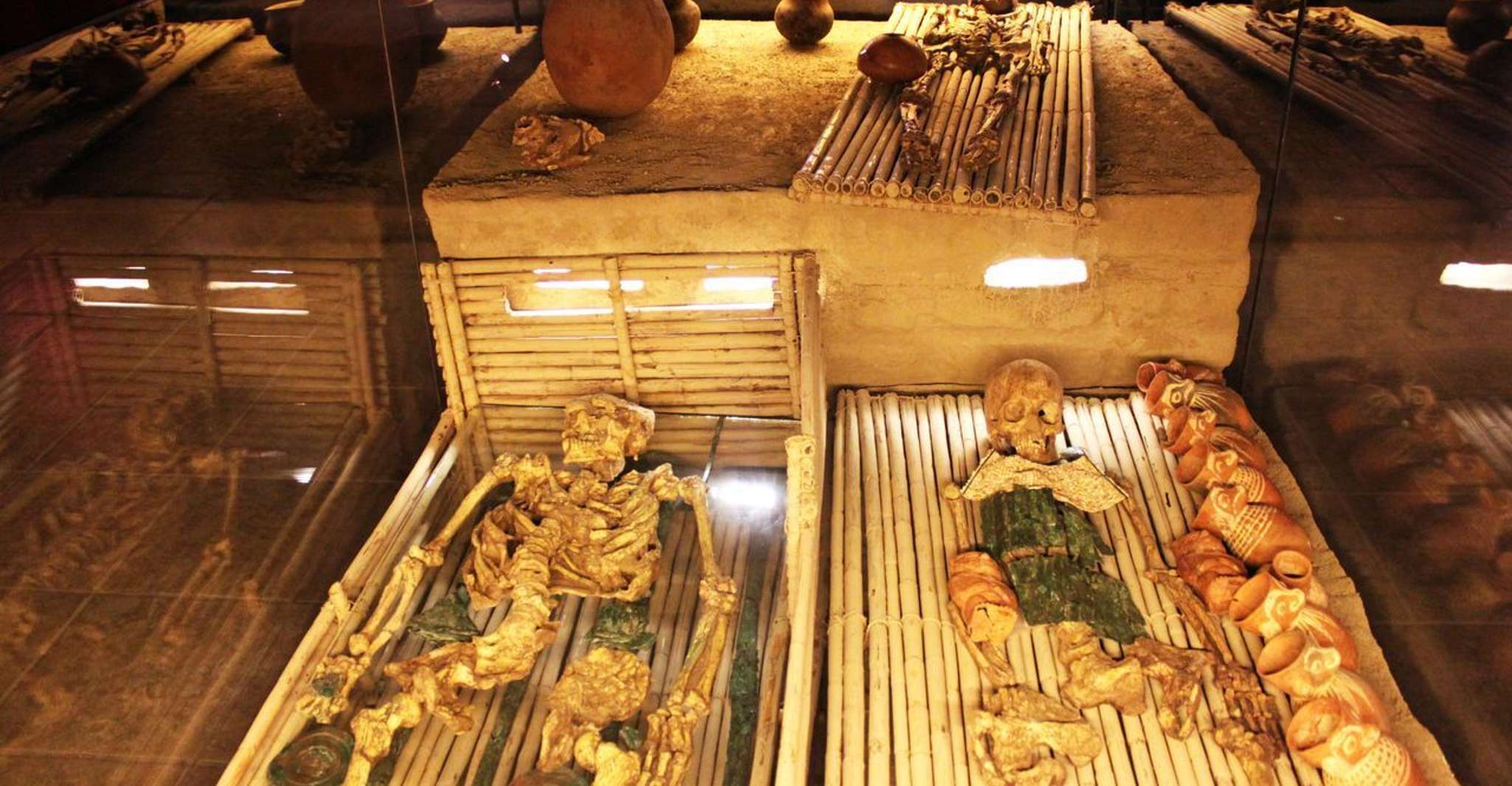 Van Trujillo, Tempel van de Maan en Zon en Chan Chan - Hizvo