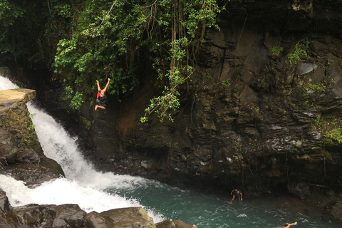 Bali: senderismo, deslizamiento y salto en la cascada Aling-Aling