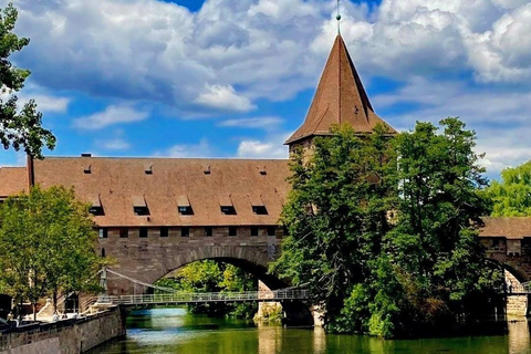 Nuremberg: Ao longo do Pegnitz pela Cidade Velha Tour guiado por você mesmo