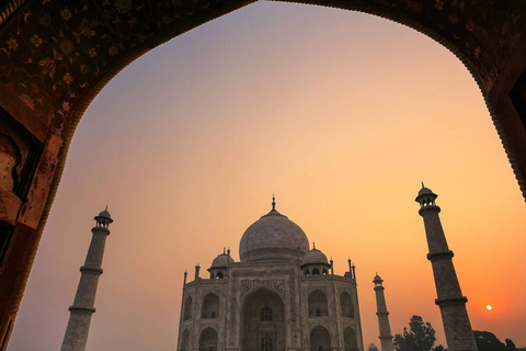 Von Jaipur aus: Private Agra Sonnenaufgangstour mit Guide und Taxi