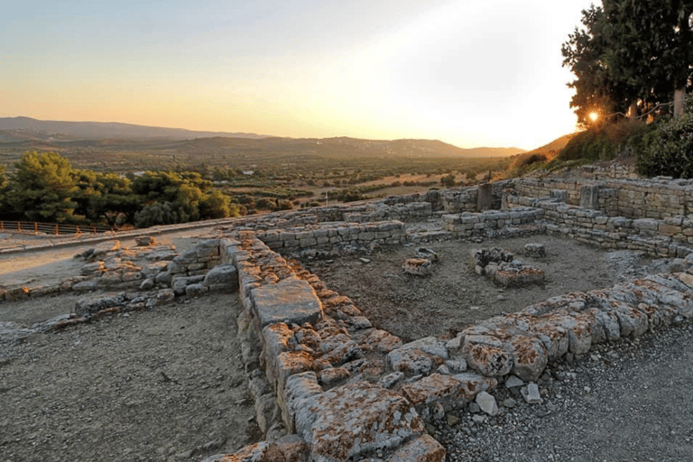 Luxos minoanos: Palácios antigos, vinícolas de Messara e MatalaVeículo Premium com 3 assentos