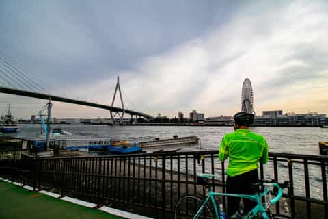 osaka harbor and city guided cycling tour