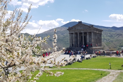 Ereván: tour privado de Garni con sinfonía de piedras y almuerzo