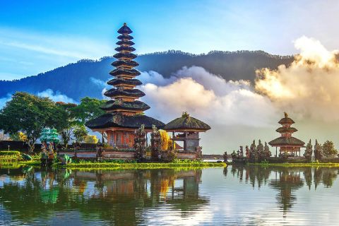 Bali: Secret Garden, Ulun Danu Temple and Waterfall Tour