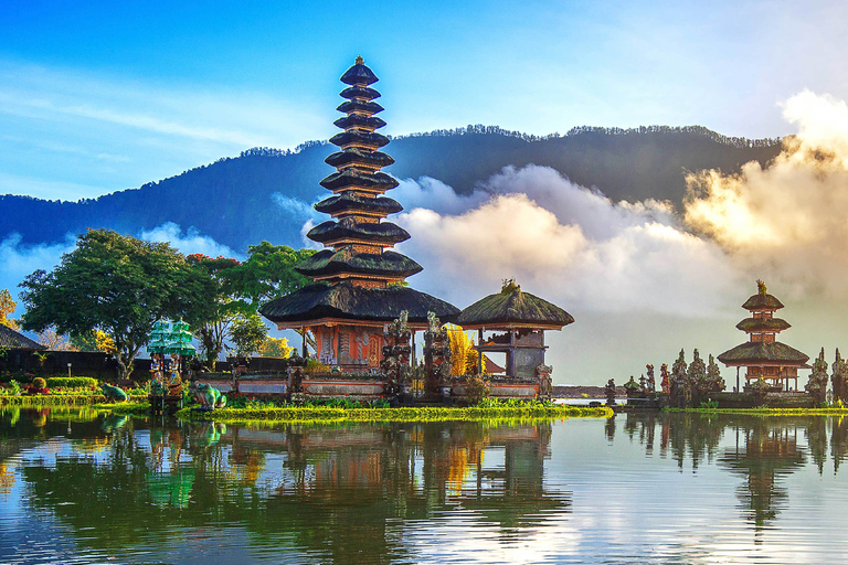 Bali: Secret Garden, Ulun Danu-templet och vattenfalletBali: Ulun Danu-templet, vattenfallet och den hemliga trädgården