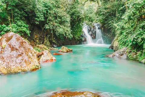 Bali: Secret Garden, Ulun Danu Temple and Waterfall Tour Bali: Ulun Danu Temple, Waterfall and Secret Garden Tour