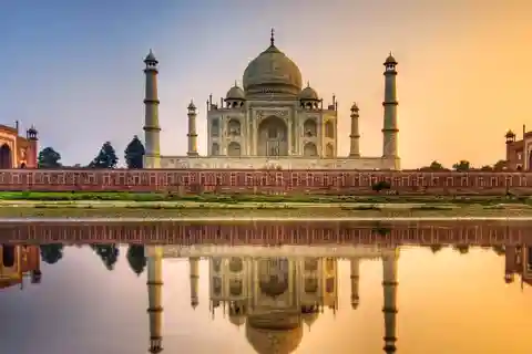 Agra: Taj and Agra fort E-tickets & guide Delhi transfers