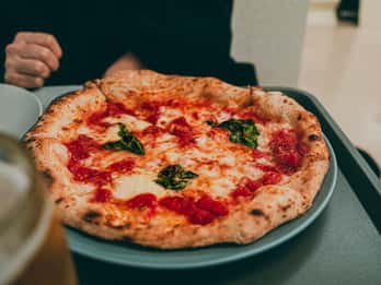 Neapel: 3,5-stündige Pizza & Co. Food Tour Neapel: 3,5-stündige Pizza & Co. Food Tour