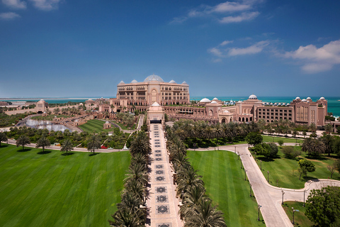 From Dubai: Abu Dhabi Tour Royal Palace & Etihad Towers Shared Group Tour in Spanish